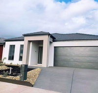 4Bed 2Bath Cozy Guesthouse in Tarneit - Accommodation Mt Buller