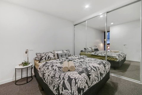 A Modern 2BR Apt, 5-min Walk To Melbourne Central - Accommodation Mt Buller 1