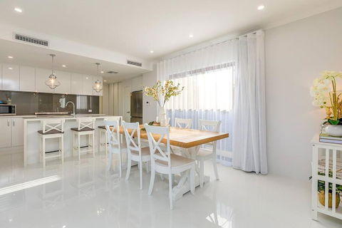 East Vic Park Luxe New Home - Accommodation Mt Buller 2