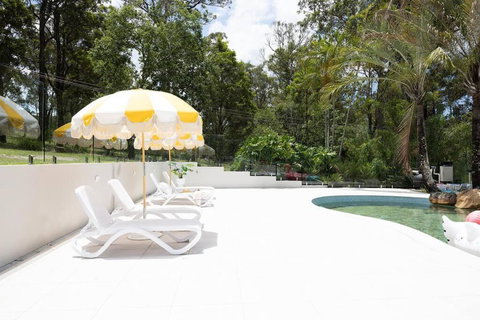 Family Getaway Poolside Fun & Wildlife Spotting - Accommodation Mt Buller 2