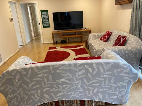 Family Home- Close To Knox City & Dandenong Ranges - Accommodation Mt Buller 0