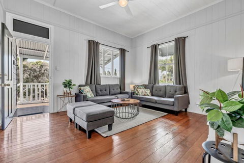 Gabba Central House 3BR2Bath Pets - Accommodation Mt Buller 1