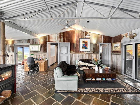 Golden Ash Grove Eco Farm - Accommodation Mt Buller 4