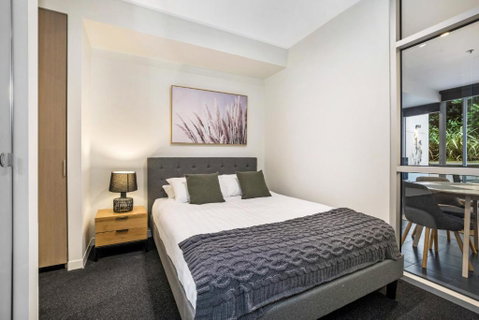 Ground Floor Terrace Unit Near Edinburgh Gardens - Accommodation Mt Buller 1