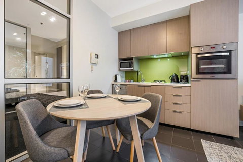 Ground Floor Terrace Unit Near Edinburgh Gardens - Accommodation Mt Buller 2