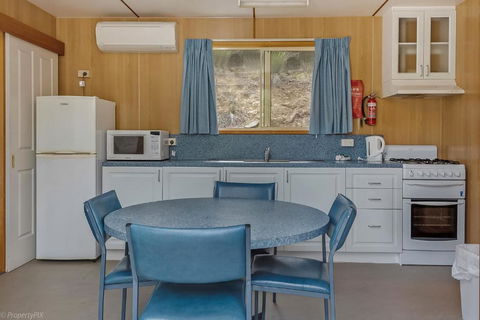 Hobart Bush Cabins - Accommodation Mt Buller 3