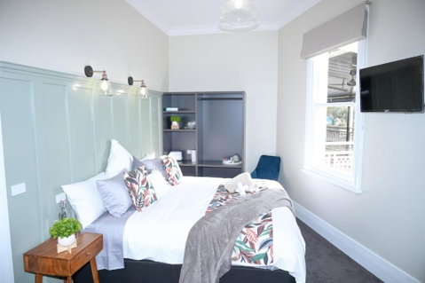 Holbrook Hotel - Accommodation Mt Buller 0
