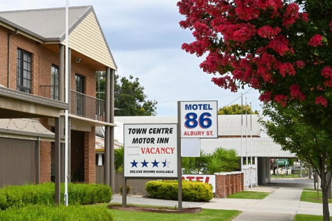 Holbrook Town Centre Motor Inn - Accommodation Mt Buller 2