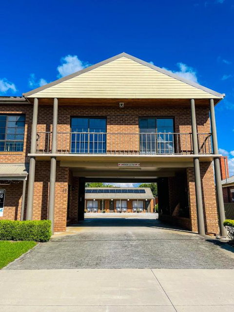 Holbrook Town Centre Motor Inn - Accommodation Mt Buller 0