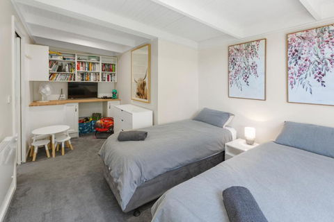 Honey Bee Lodge At Goughs Bay - Accommodation Mt Buller 1