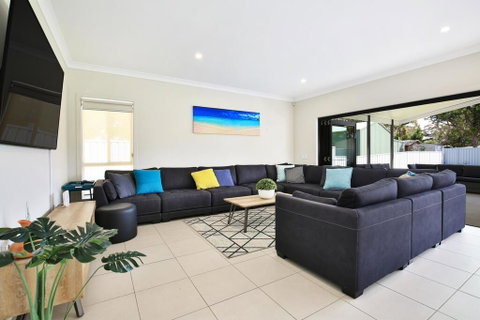 Adriatic Jervis Bay - 2 Min Walk To Beach - Family Friendly - Accommodation Mt Buller 1