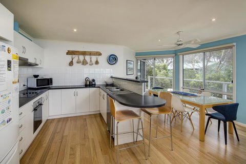 Alchemy On Island Beach - Accommodation Mt Buller 0
