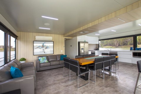 All Seasons Houseboats - Accommodation Mt Buller 3