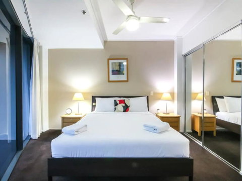 Amazing Brisbane CBD 2 Bedroom Apartment With River Views - Accommodation Mt Buller 2