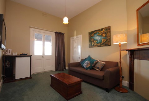 Anchorage Seafront Hotel - Accommodation Mt Buller 1