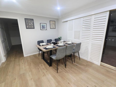 Luxury 3 BR House Near EMP - Accommodation Mt Buller 2