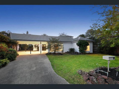 Luxury 5 Bedrooms, Pool, Quiet - Accommodation Mt Buller 2