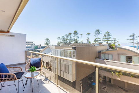 MadeComfy Trendy Apartment On Dee Why Beach - Accommodation Mt Buller 1
