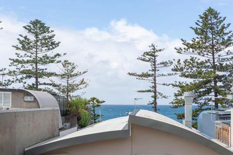 MadeComfy Trendy Apartment On Dee Why Beach - Accommodation Mt Buller 2