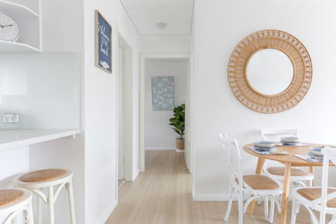 MadeComfy Trendy Apartment On Dee Why Beach - Accommodation Mt Buller 3