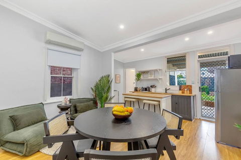 Main Street Terrace - An Elegant Urban Escape - Accommodation Mt Buller 0