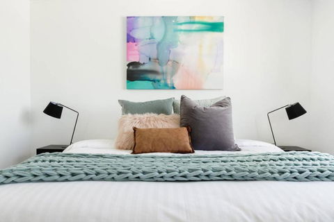 Minimalist Penthouse Condo With Skyline Vistas - Accommodation Mt Buller 1