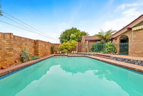Modern Comfort Retreat 4Bed Cozy Haven W Pool - Accommodation Mt Buller 2