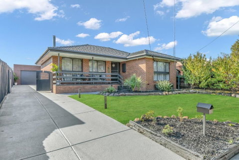 Newly Renovated House Near Melbourne Airport - Accommodation Mt Buller 0