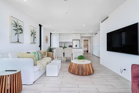OPUS Apartment - Beach At Your Doorstep Short Walk To Light Rail - Accommodation Mt Buller 2
