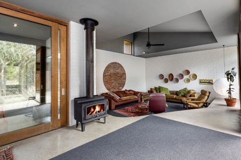 One-Dunny Beach House - Accommodation Mt Buller 0