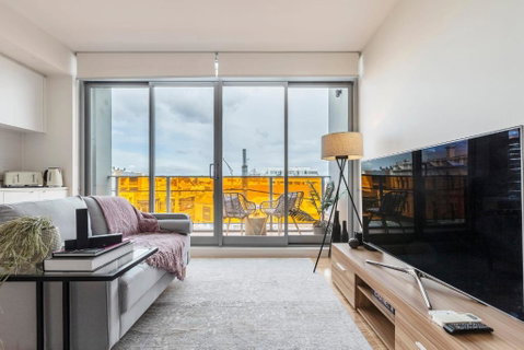 Opposite Union Road Shopping Strip - Accommodation Mt Buller 1