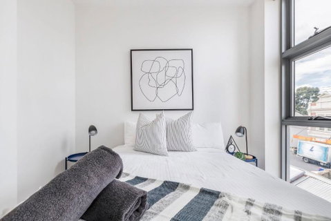 Opposite Union Road Shopping Strip - Accommodation Mt Buller 3