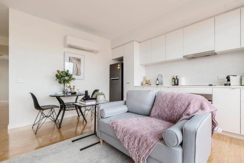 Opposite Union Road Shopping Strip - Accommodation Mt Buller 2