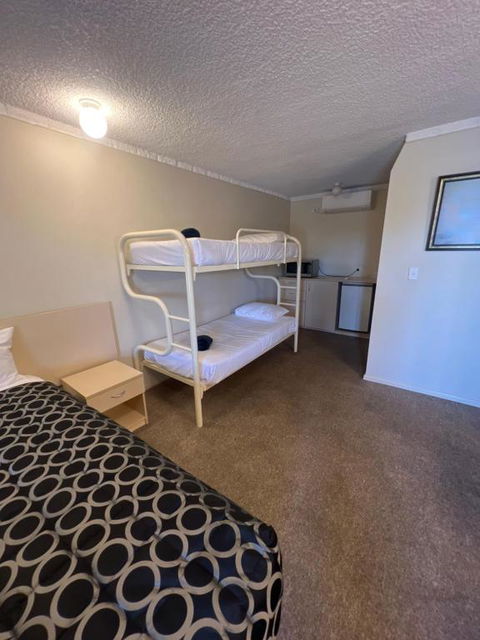 OVERLANDER MOTOR LODGE - Accommodation Mt Buller 3