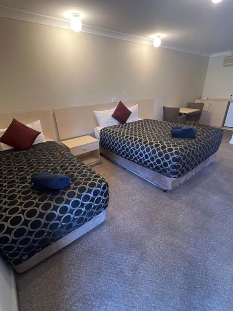 OVERLANDER MOTOR LODGE - Accommodation Mt Buller 2