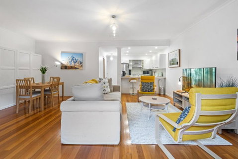 Perfect 2-Bed Inner-City Home With Pool & BBQ Area - Accommodation Mt Buller 0
