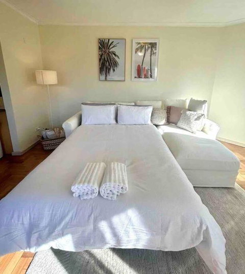 Perfect Manly Retreat, In The Heart Of Manly, Family & Couple Friendly Apartment With CAR SPOT - Accommodation Mt Buller 3
