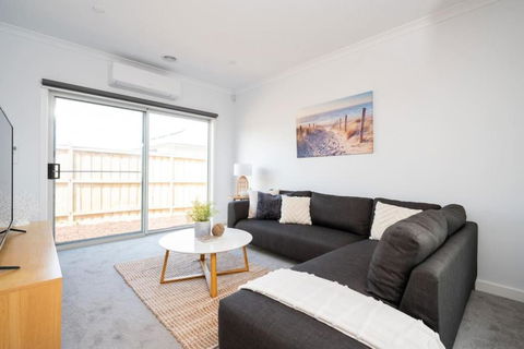 PIPER Modern Home Walk To Beach Shops Parks - Accommodation Mt Buller 3