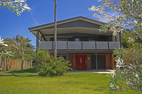 Red Door Beach House - Accommodation Mt Buller 0