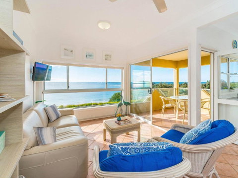 Avalon 1 - Overlooking Beautiful Convent Beach - Accommodation Mt buller 3