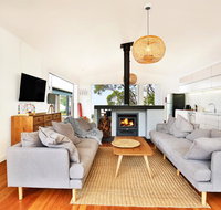 Ayana Beach House - Pet Friendly - Opposite Beach - Accommodation Mt Buller