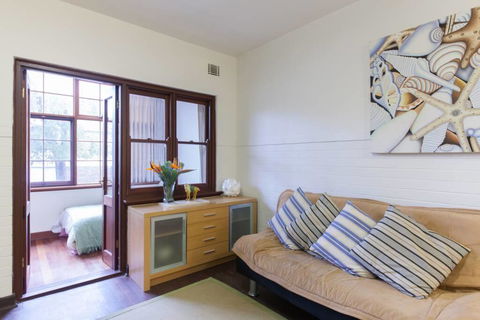 B3 Walk To UWA, Swan River On The Nedlands Border - Accommodation Mt Buller 3