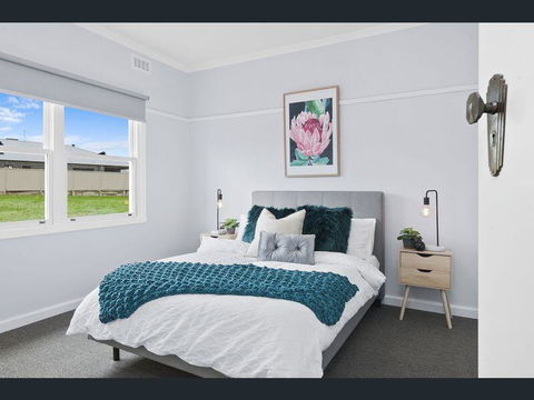 BALLARAT CLOSE 2 CBD + HOSPITAL+3BR HOME+NETFLIX + WiFi + Gift - Accommodation Mt Buller 1