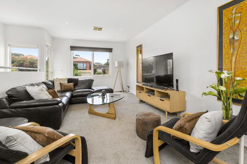 BANGALOW - MORNINGTON - Accommodation Mt Buller 3