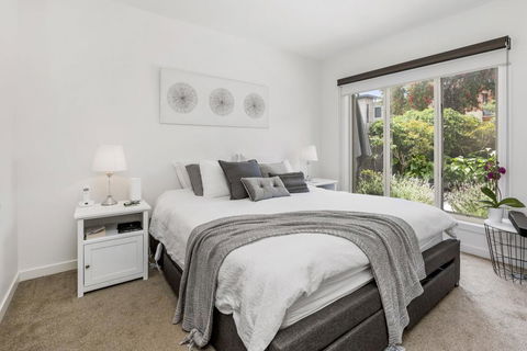 BANGALOW - MORNINGTON - Accommodation Mt Buller 2