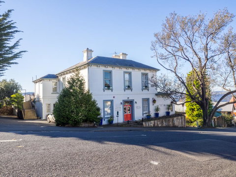 Battery Point Manor - Accommodation Mt Buller 0