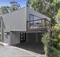 Bay Views Lorne - Accommodation Mt Buller