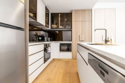 Restful Apt Near ANZAC Park West - Accommodation Mt Buller 3