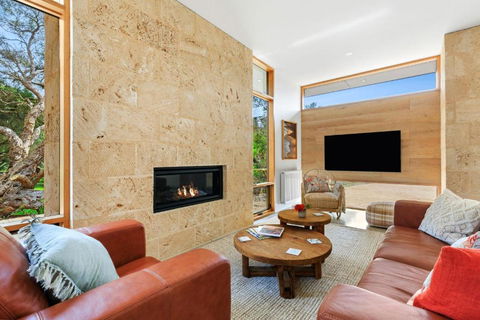 REFRESH At Lonnie - Accommodation Mt Buller 0
