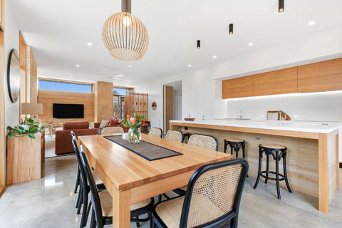 REFRESH At Lonnie - Accommodation Mt Buller 1